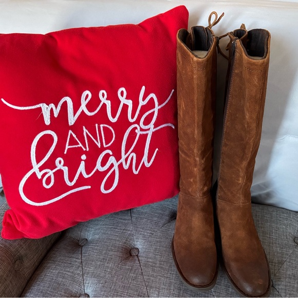 Born Rust Distressed Back Lace Up Boots. - Picture 2 of 2